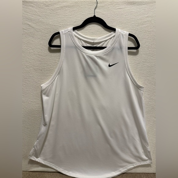 Nike Women's Plus Size 0X Dri-FIT Legend Rlgd LBR Tank - Picture 3 of 4